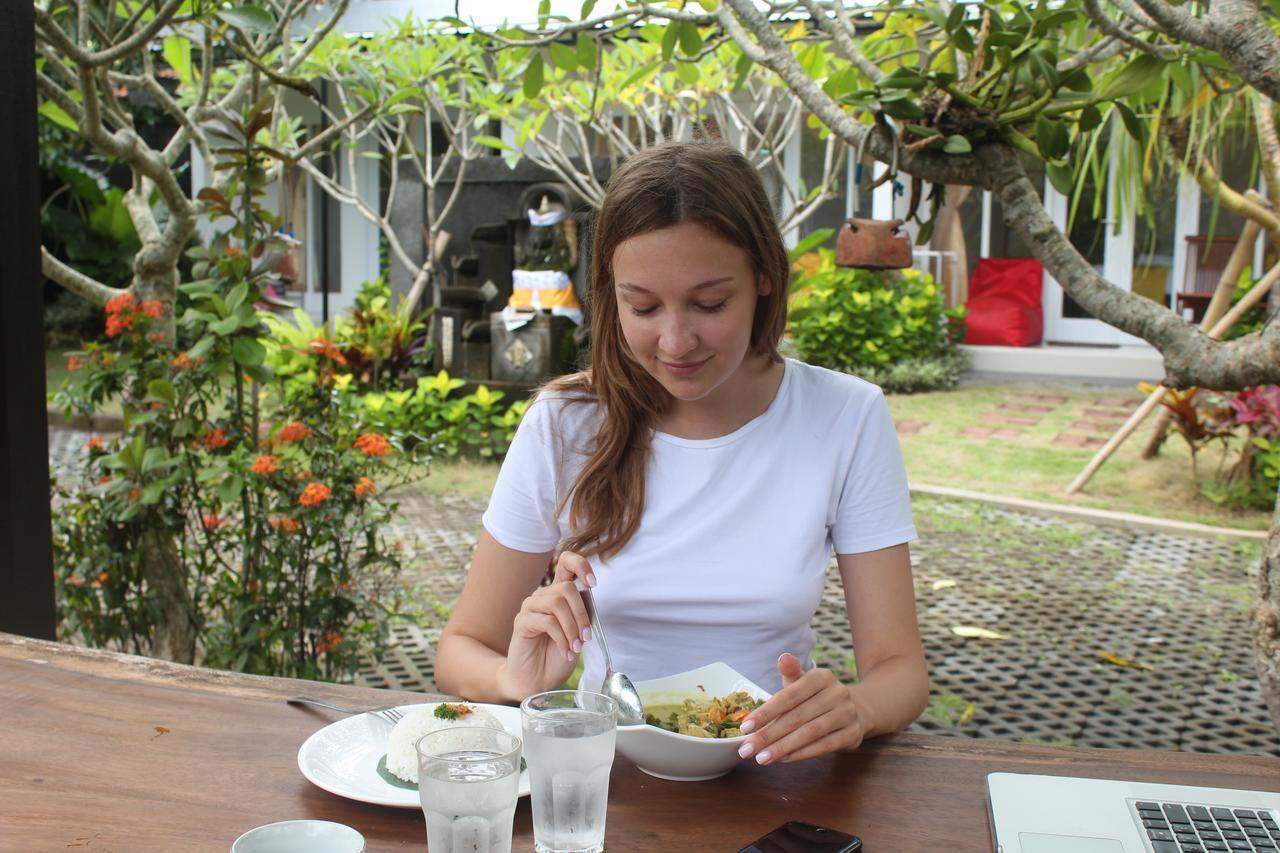 Summer Homestay Bali Nusa Dua  Buitenkant foto